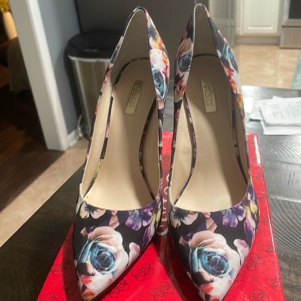 Guess Babbitta Heels